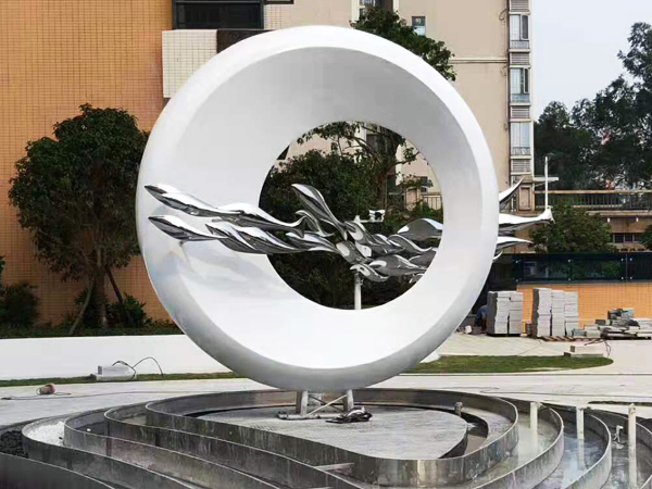大型雕塑安裝現場