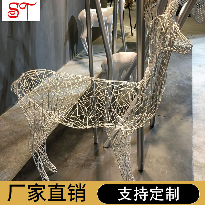 戶外動物雕塑
